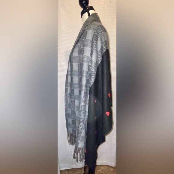 Women’s Marie Claire oversized Maxi Scarf 2 in 1 extra soft gray black and red - Picture 6 of 8